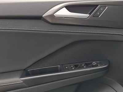 2025 Volkswagen Taos SE Black