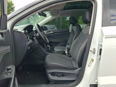 2025 Volkswagen Taos SE Black