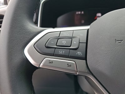 2025 Volkswagen Taos SE Black
