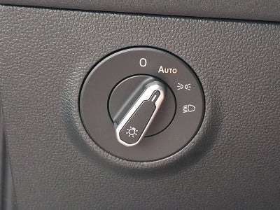 2025 Volkswagen Taos SE Black