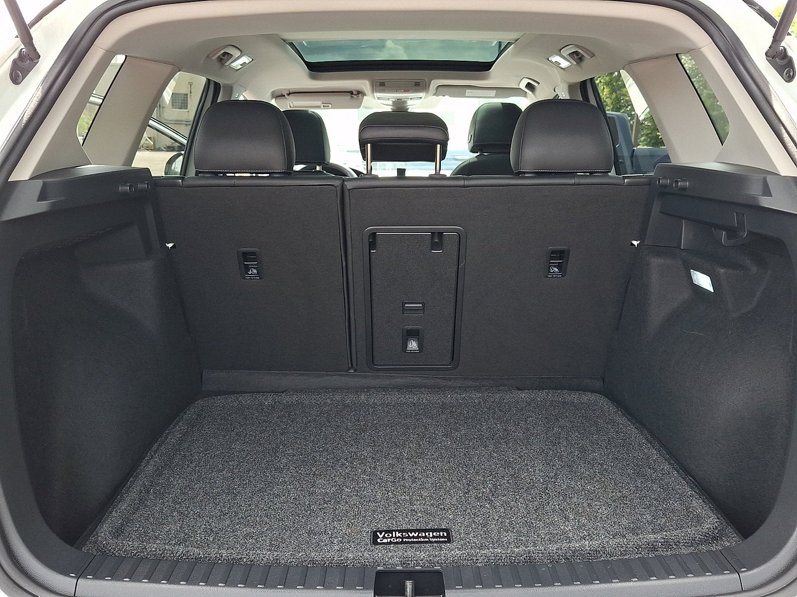 2025 Volkswagen Taos SE Black