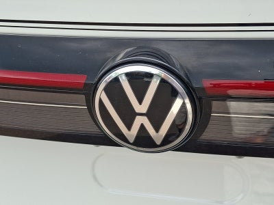 2025 Volkswagen Taos SE Black