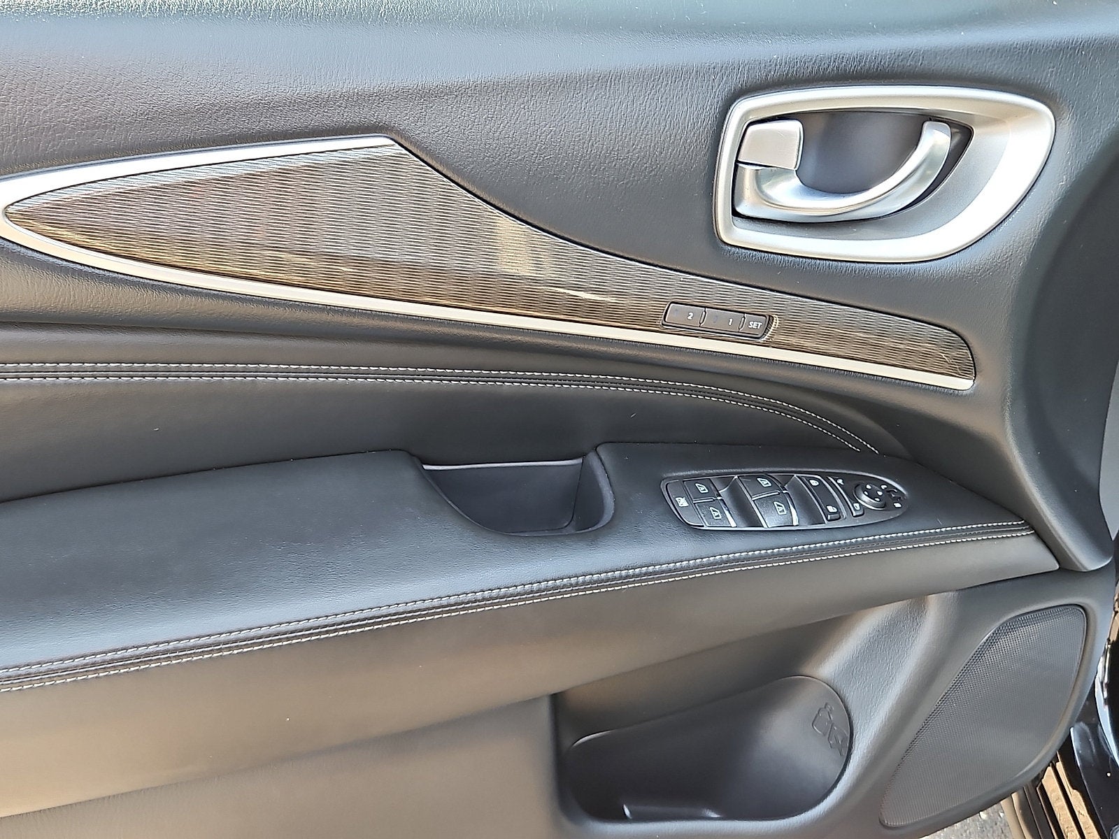 2020 INFINITI QX60 LUXE