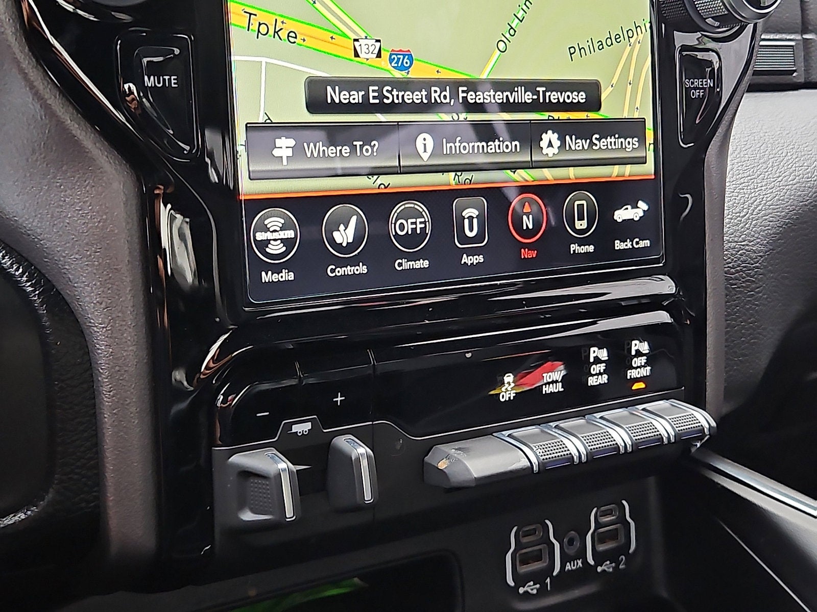 2021 RAM 1500 Laramie Crew Cab 4x4 5'7" Box