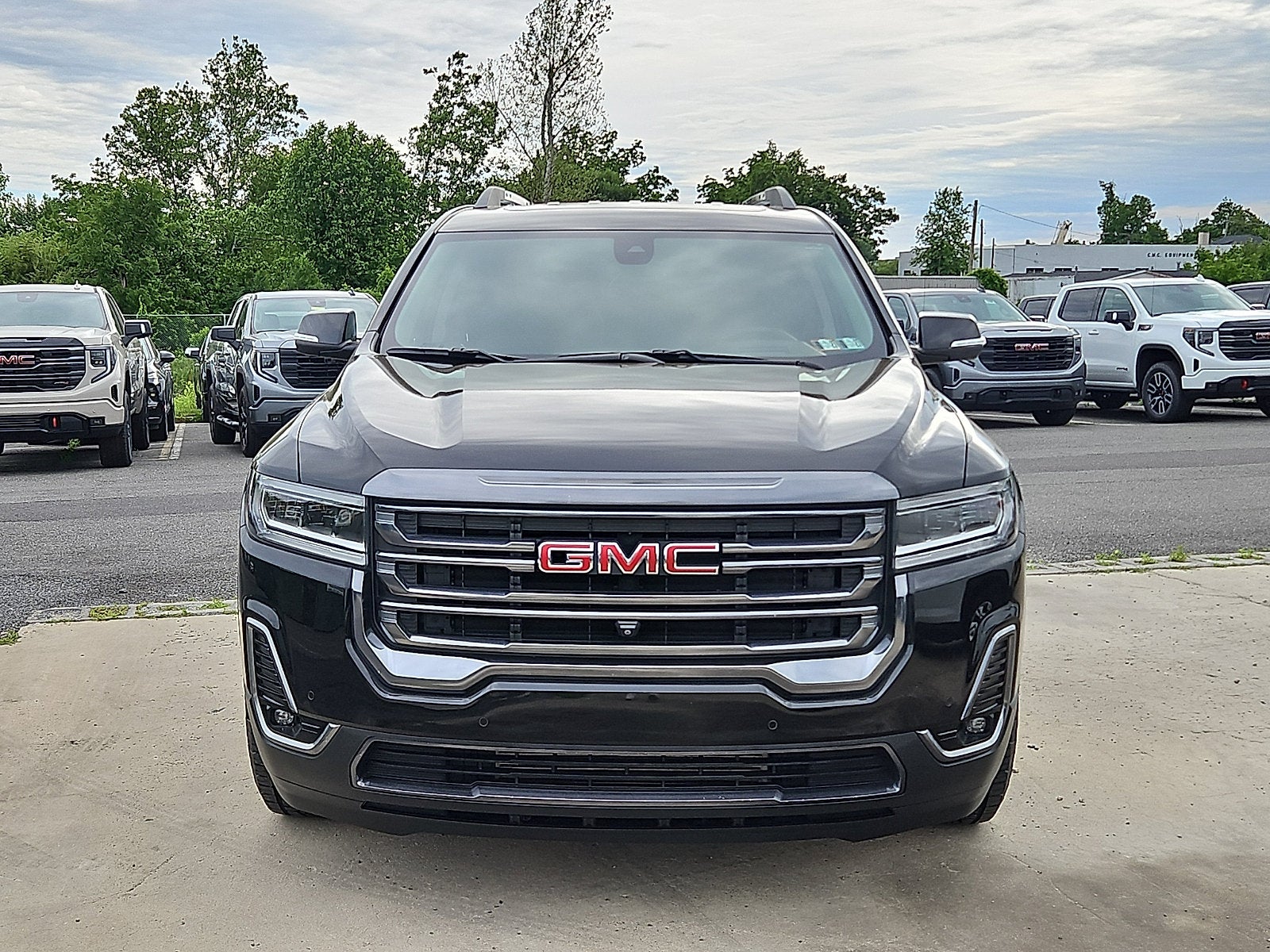 2023 GMC Acadia AT4
