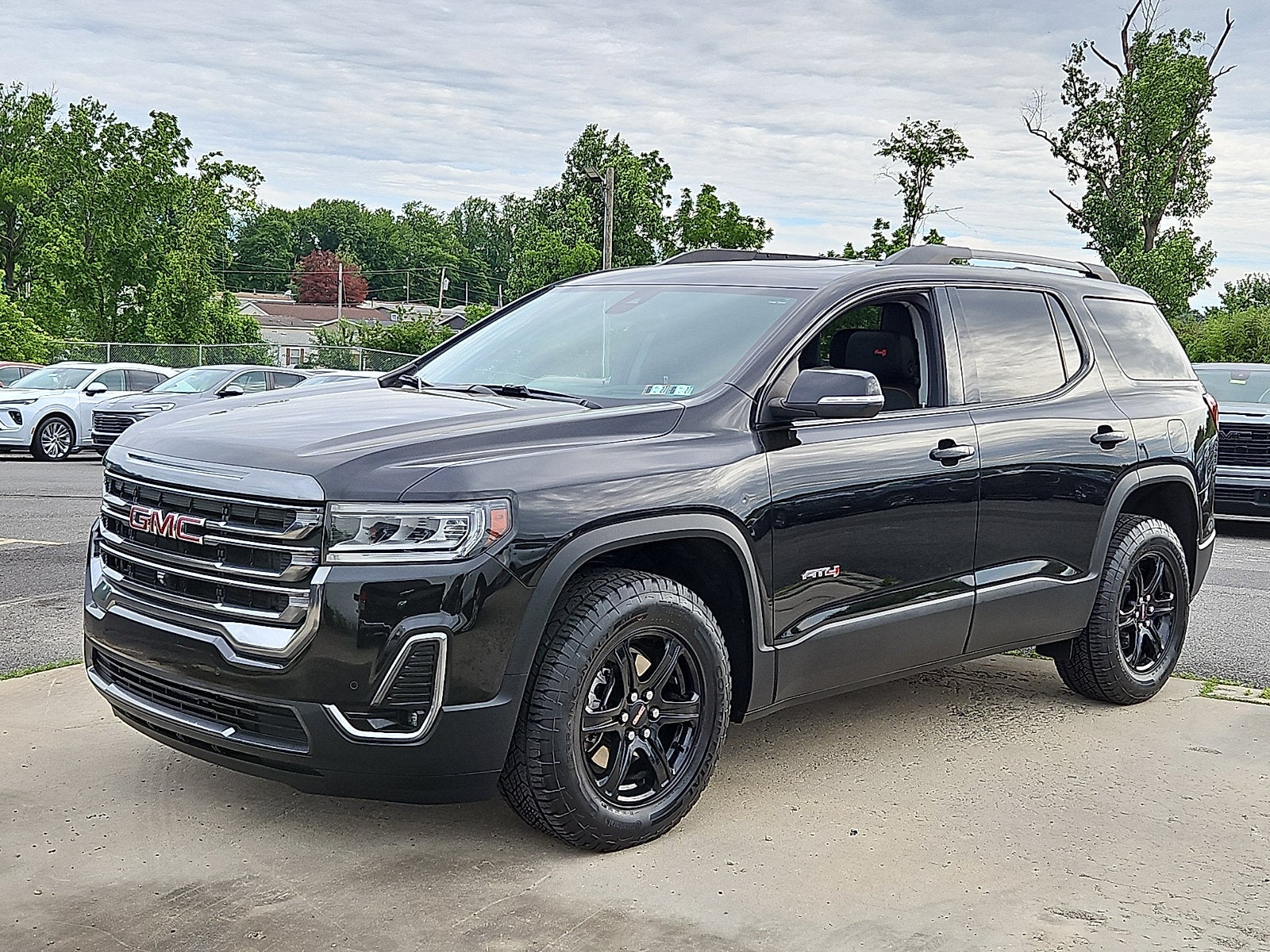 2023 GMC Acadia AT4