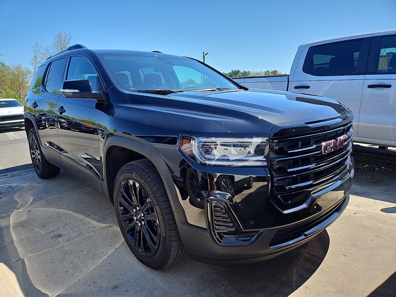 2023 GMC Acadia SLE