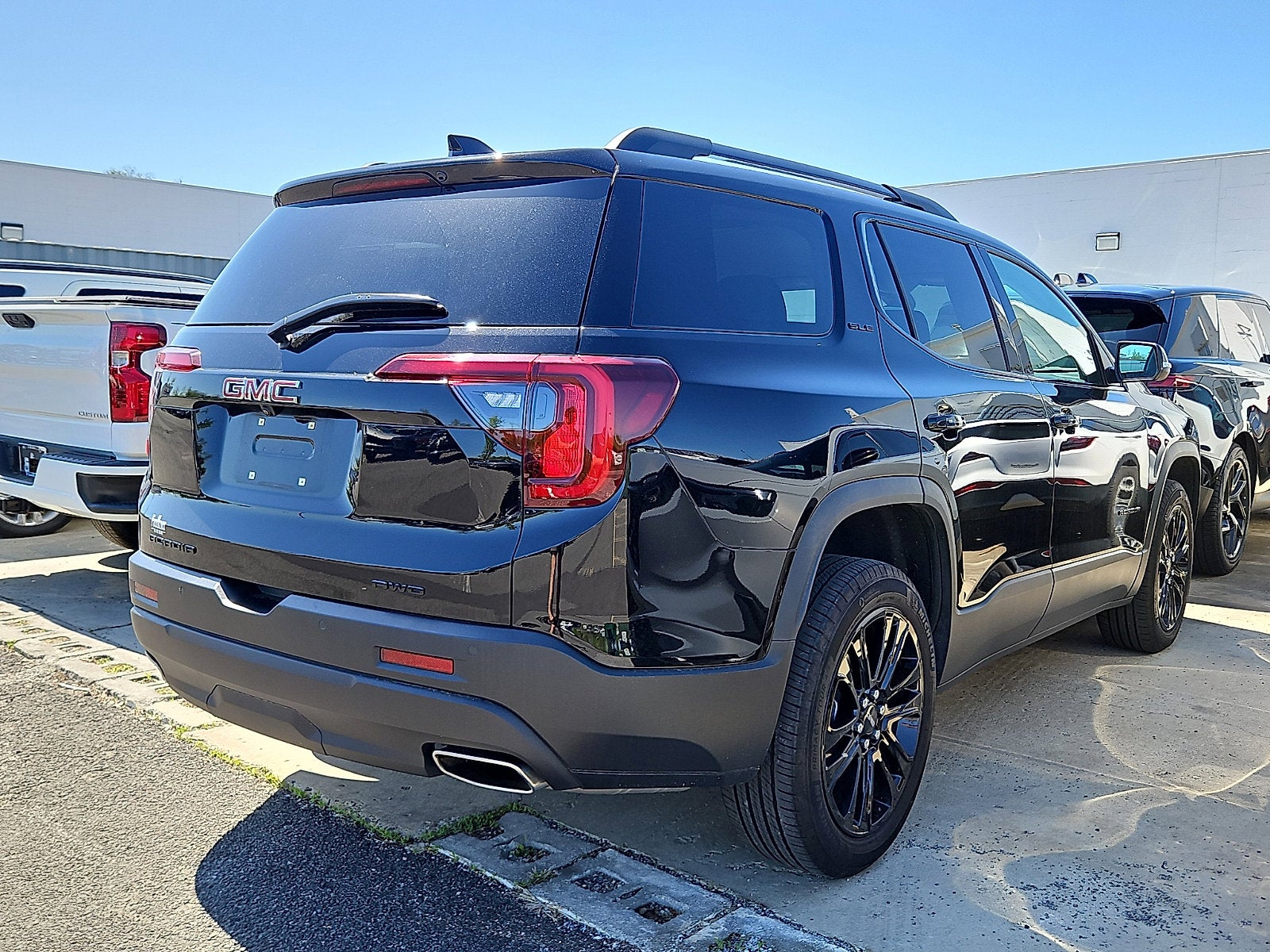 2023 GMC Acadia SLE