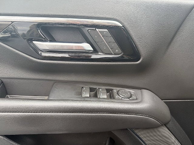 2025 Chevrolet Suburban LT