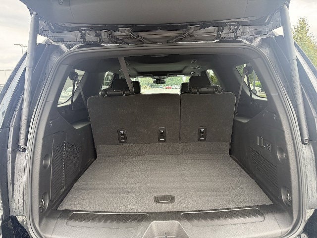 2025 Chevrolet Suburban LT