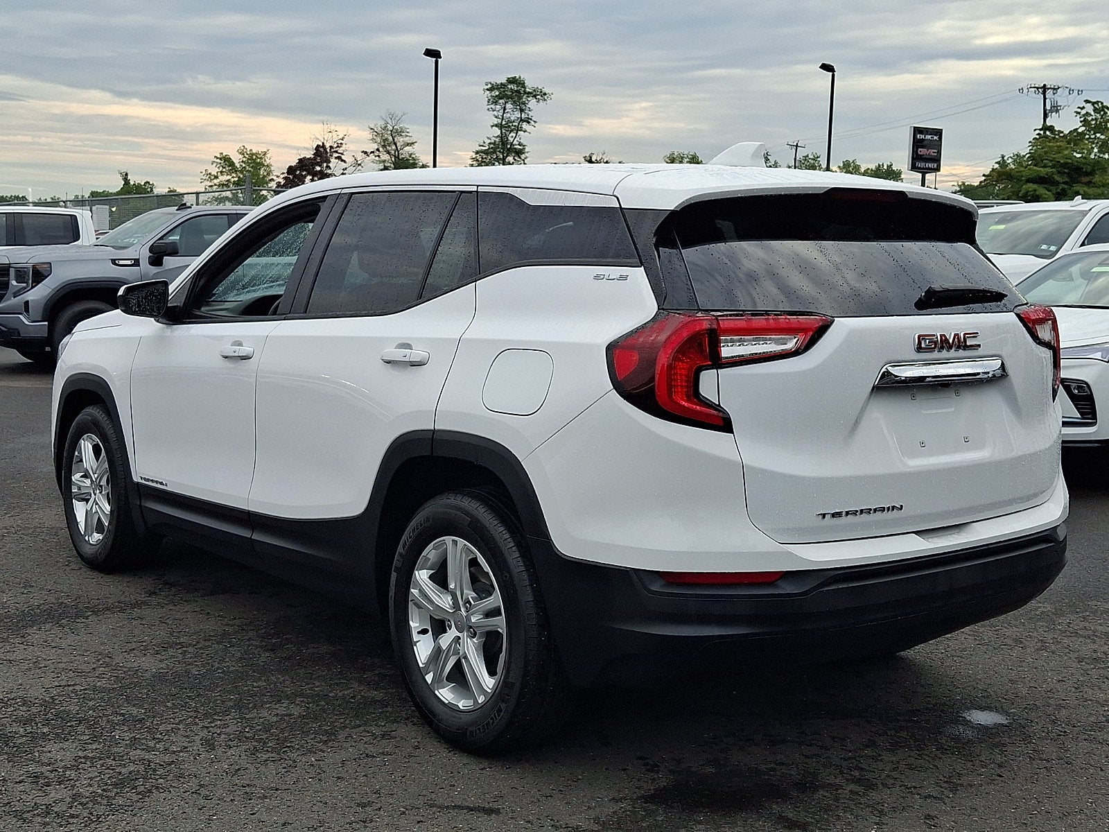 2024 GMC Terrain SLE