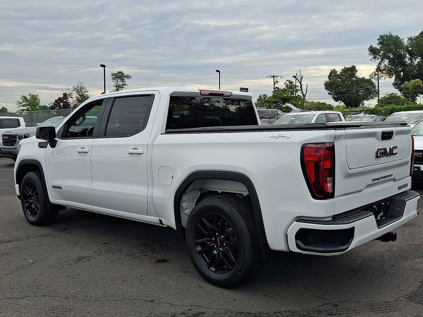 2024 GMC Sierra 1500 Elevation