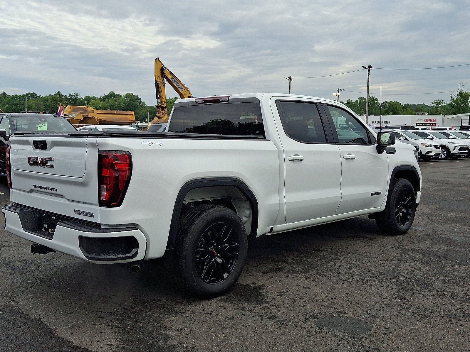 2024 GMC Sierra 1500 Elevation