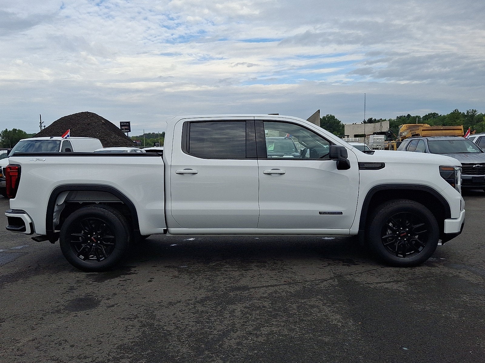 2024 GMC Sierra 1500 Elevation