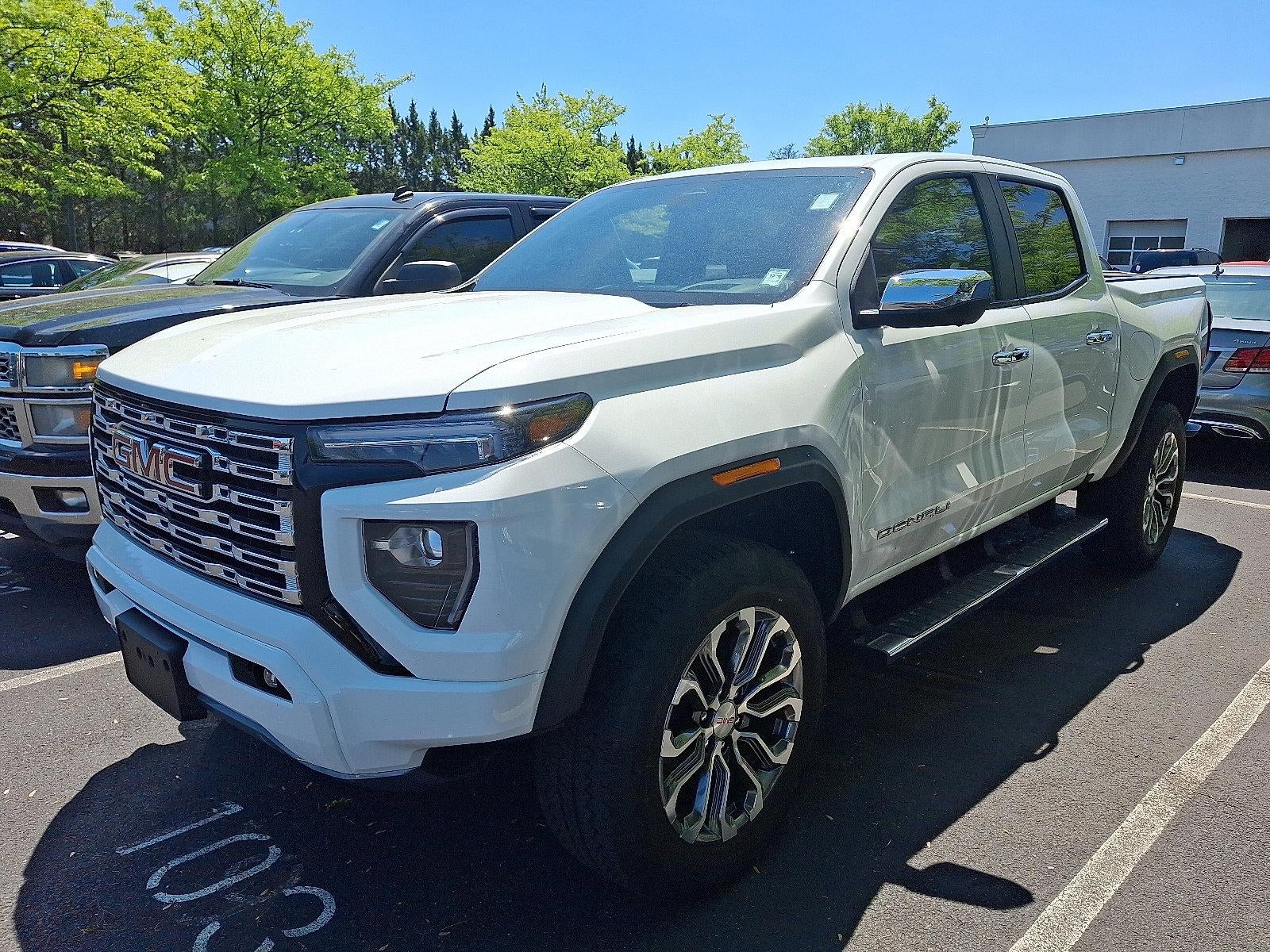 2023 GMC Canyon Crew Cab Short Box 4-Wheel Drive Denali