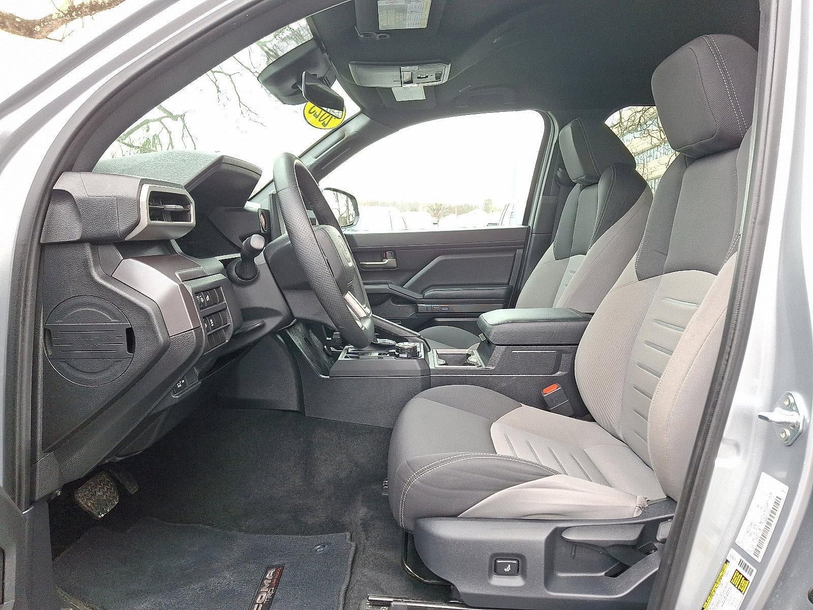 2025 Toyota Tacoma 4WD 4WD SR Double Cab 5' Bed MT (Natl)