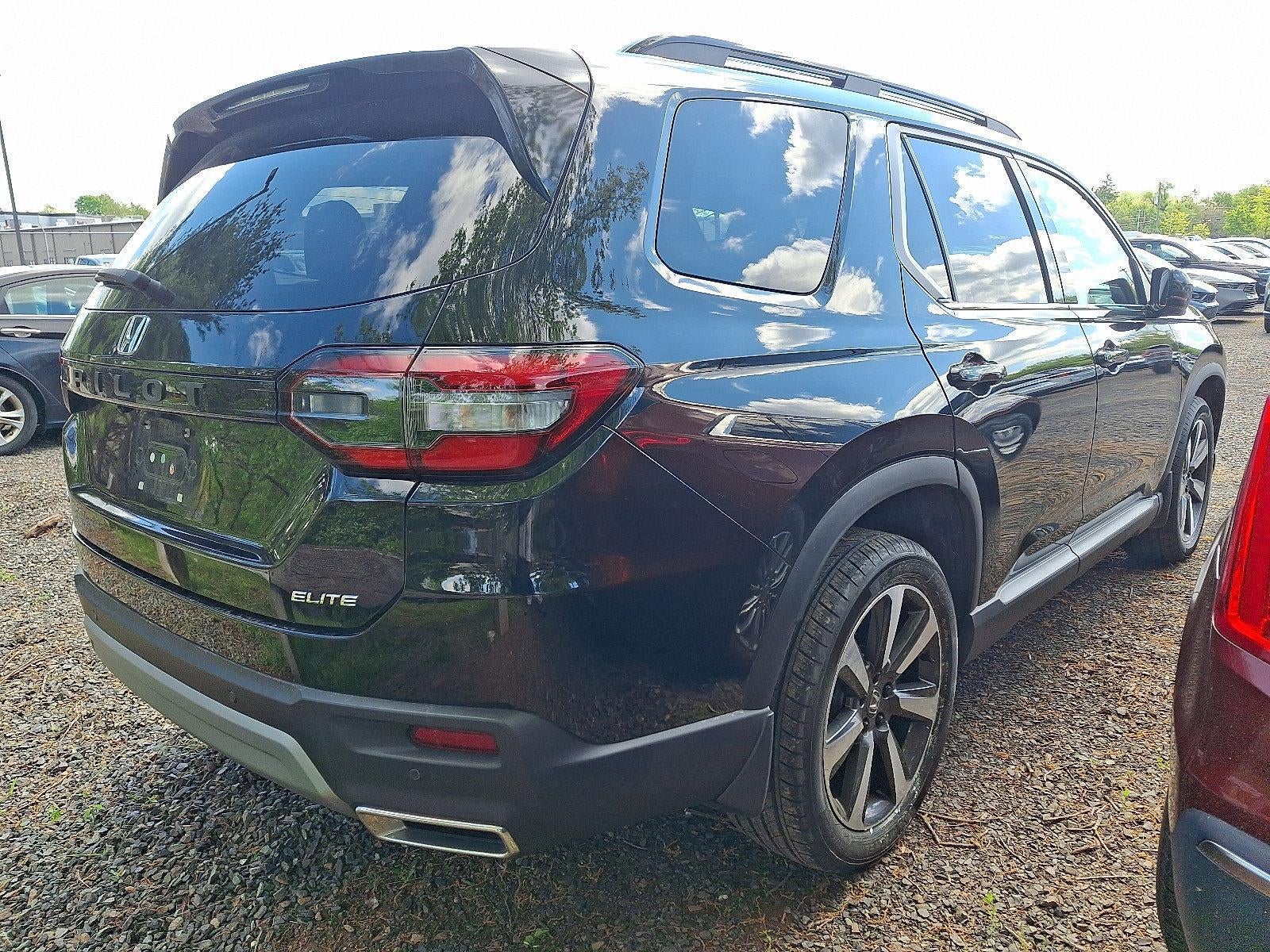 2023 Honda Pilot Elite AWD