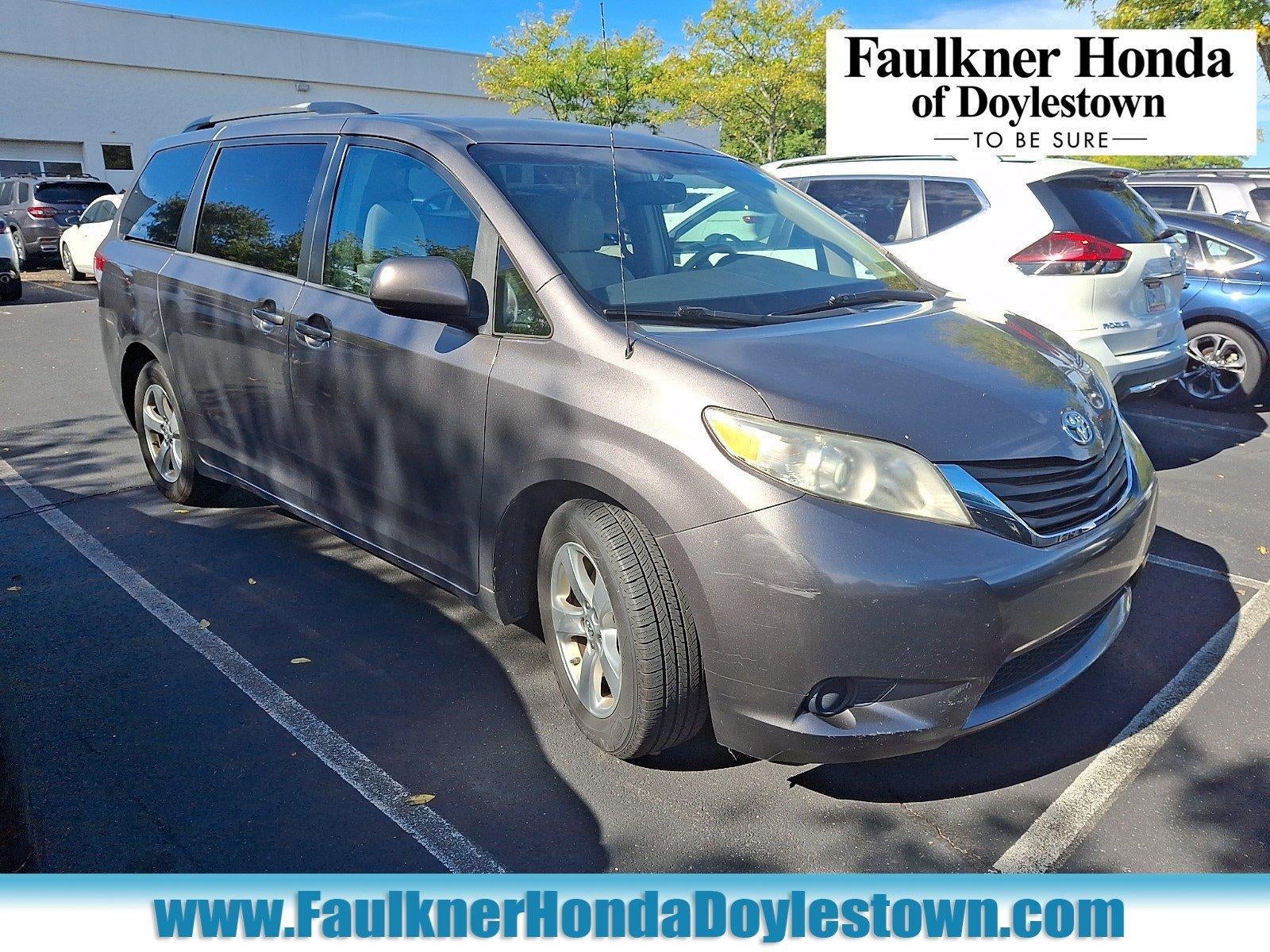 2013 Toyota Sienna 5dr 7-Pass Van V6 LE AAS FWD (Natl)