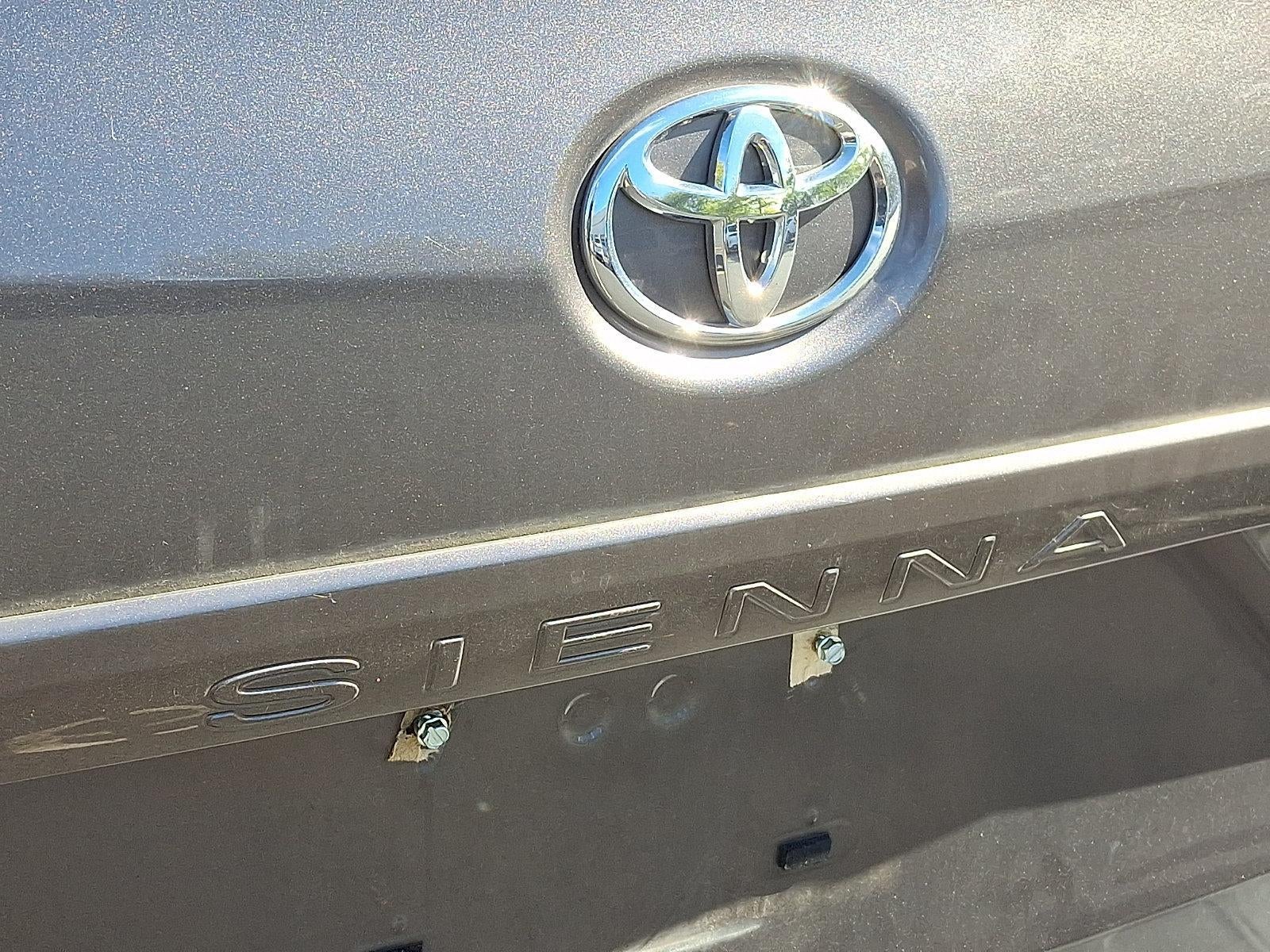 2013 Toyota Sienna 5dr 7-Pass Van V6 LE AAS FWD (Natl)