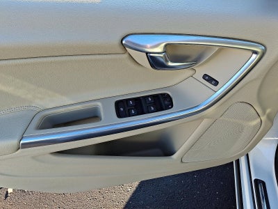 2015 Volvo S60 2015.5 4dr Sdn T5 Drive-E Premier FWD