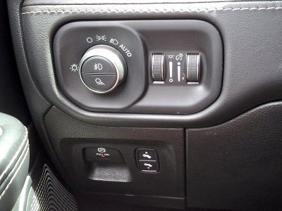2021 RAM 1500 Limited 4x4 Crew Cab 5'7" Box