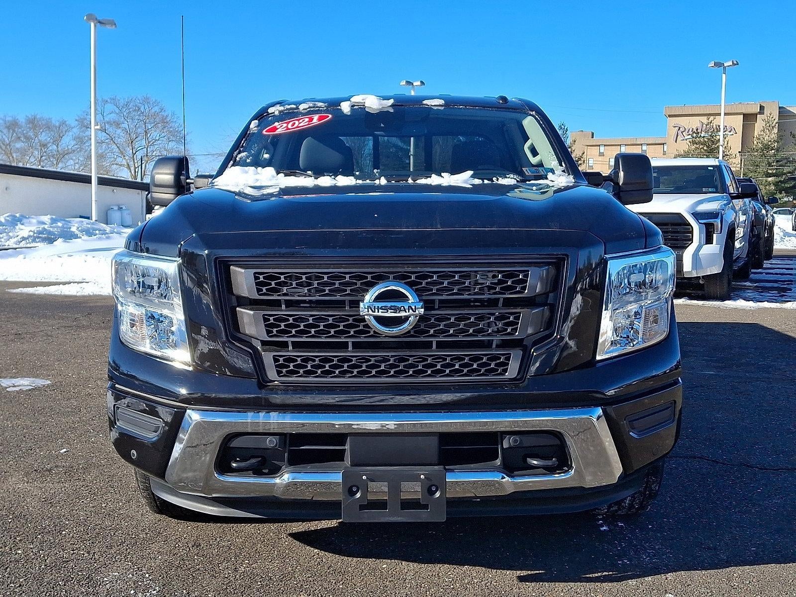 2021 Nissan Titan 4x4 Crew Cab SV