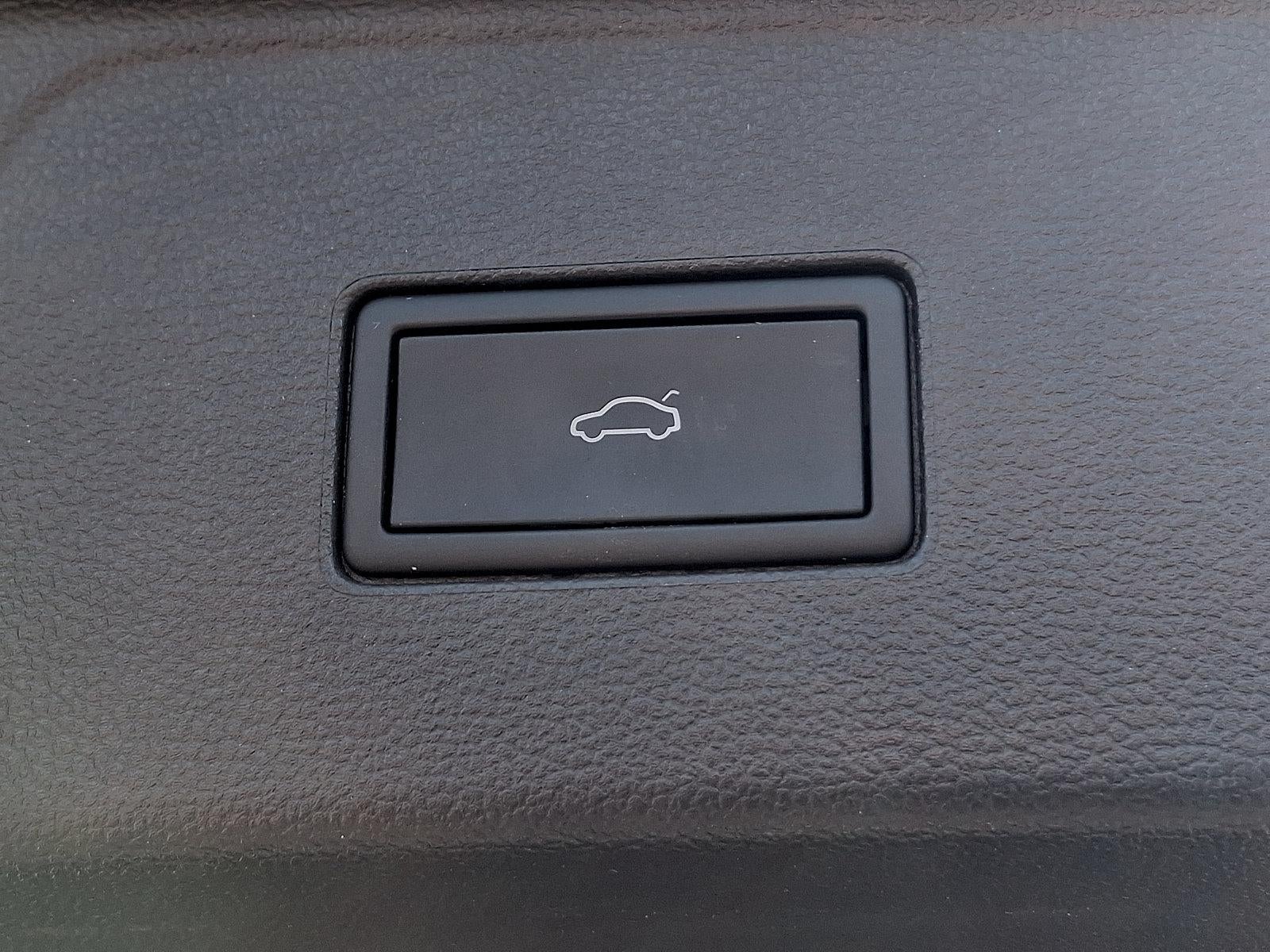 2025 Volkswagen Atlas 2.0T SE w/Technology 4MOTION