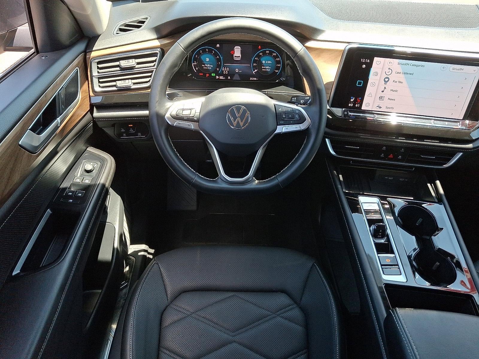 2025 Volkswagen Atlas 2.0T SE w/Technology FWD