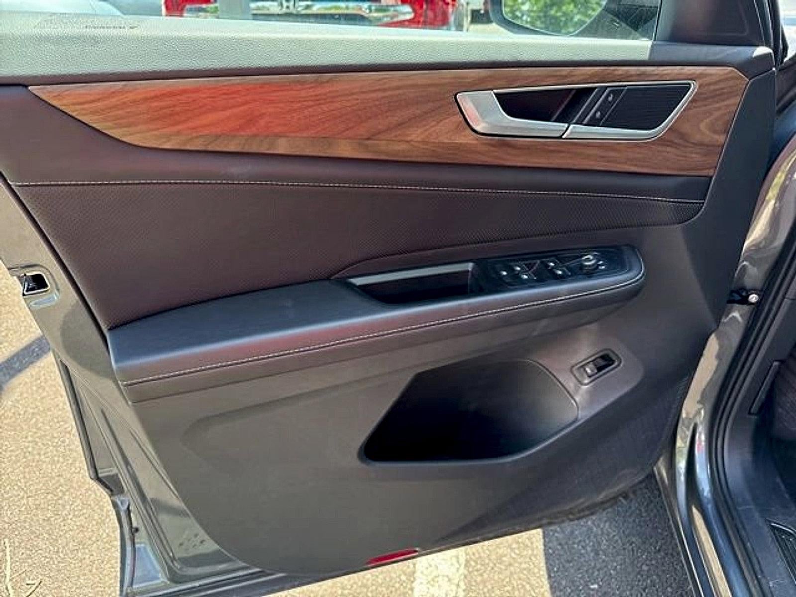 2025 Volkswagen Atlas 2.0T SE w/Technology FWD
