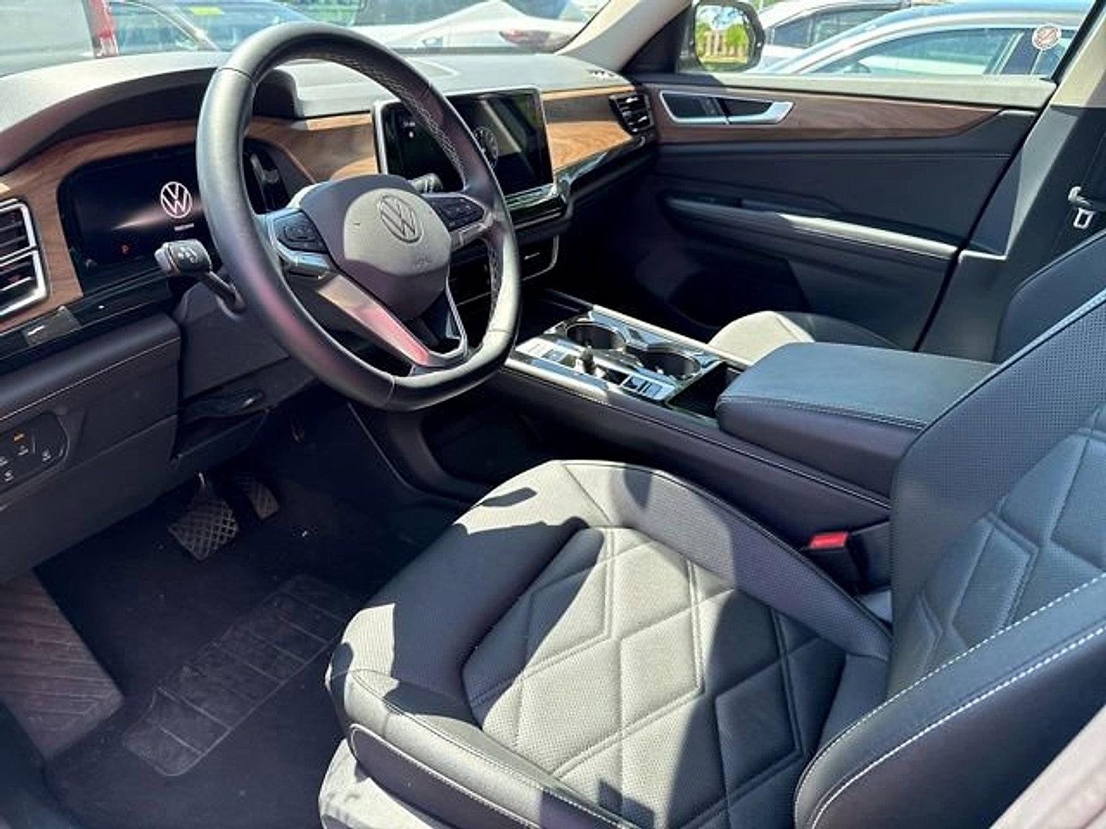 2025 Volkswagen Atlas 2.0T SE w/Technology FWD