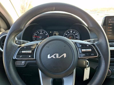 2024 Kia Forte LXS IVT