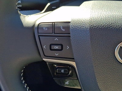 2025 Toyota Camry SE (SE)