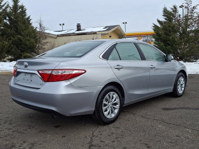 2015 Toyota Camry 4dr Sdn I4 Auto LE (Natl)