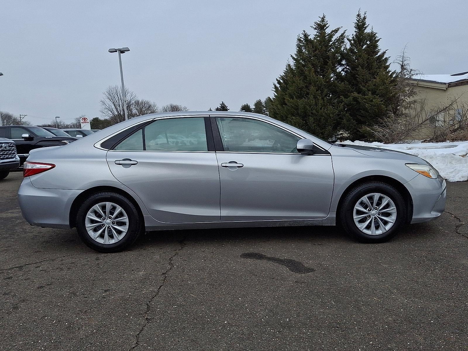 2015 Toyota Camry 4dr Sdn I4 Auto LE (Natl)