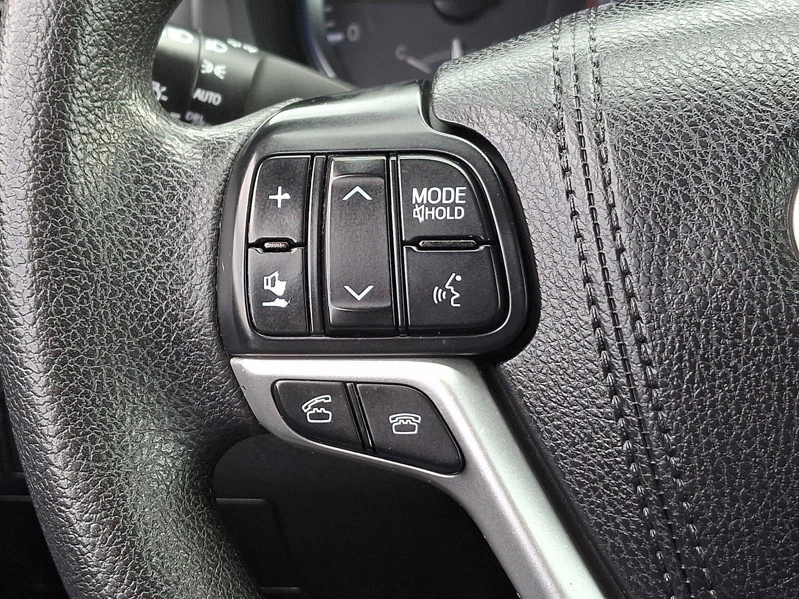 2016 Toyota Highlander AWD 4dr V6 LE (Natl)