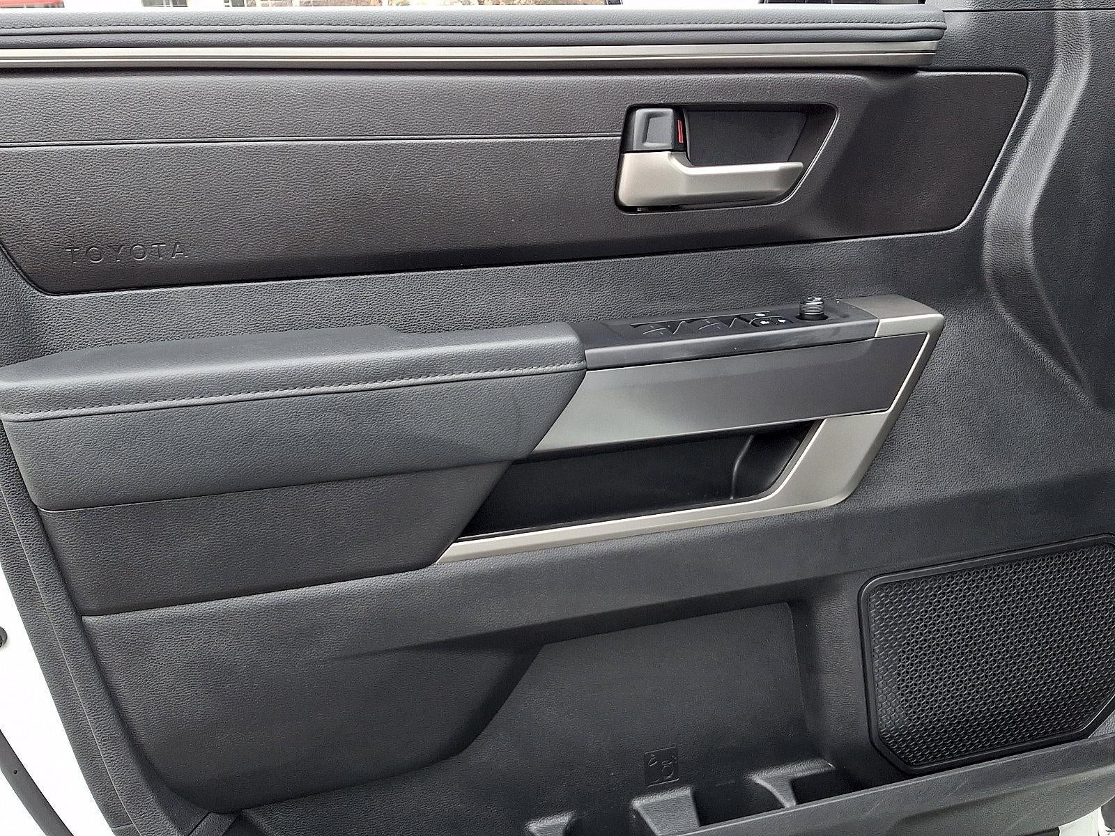 2022 Toyota Tundra 4WD 4WD SR5 CrewMax 5.5' Bed (Natl)