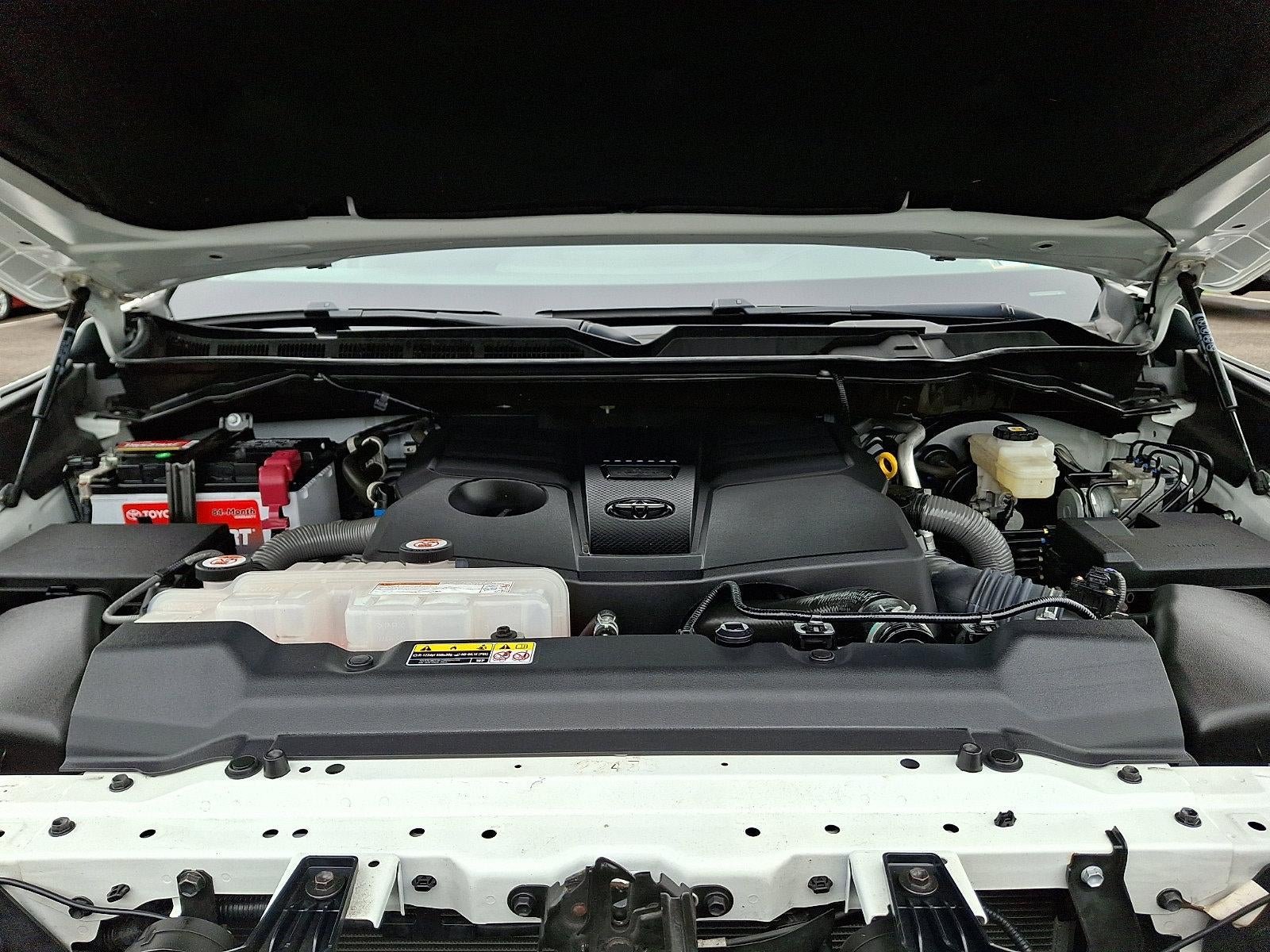 2022 Toyota Tundra 4WD 4WD SR5 CrewMax 5.5' Bed (Natl)