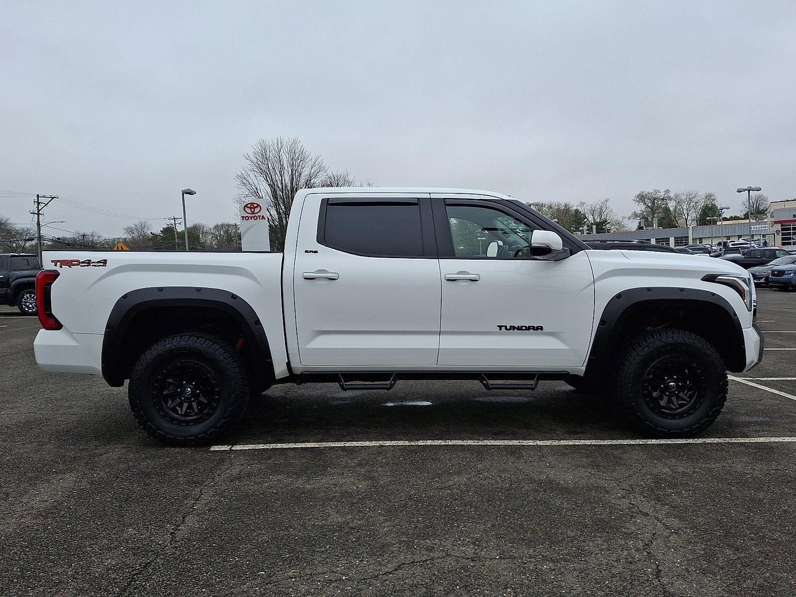 2022 Toyota Tundra 4WD 4WD SR5 CrewMax 5.5' Bed (Natl)