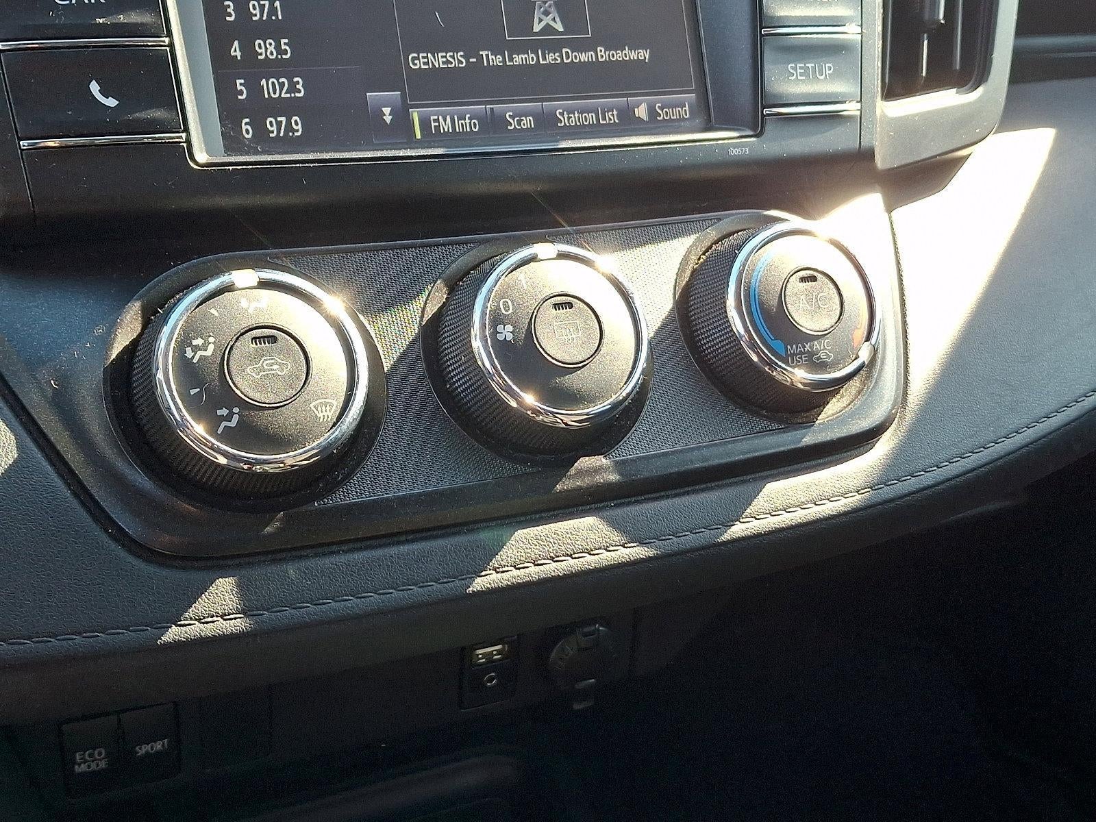 2016 Toyota RAV4 AWD 4dr LE (Natl)