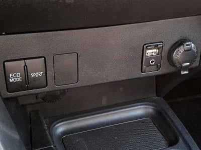 2016 Toyota RAV4 AWD 4dr LE (Natl)