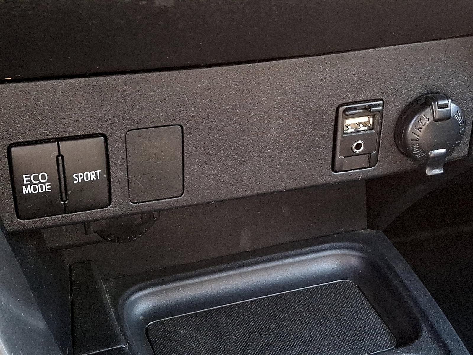 2016 Toyota RAV4 AWD 4dr LE (Natl)