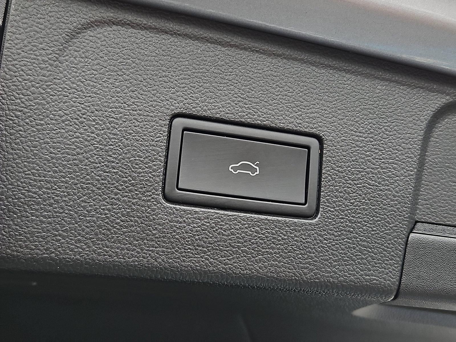 2025 Volkswagen Atlas 2.0T SE w/Technology 4MOTION