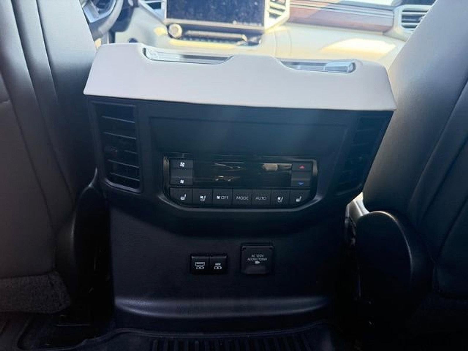 2024 Toyota Sequoia SR5 4WD (SE)