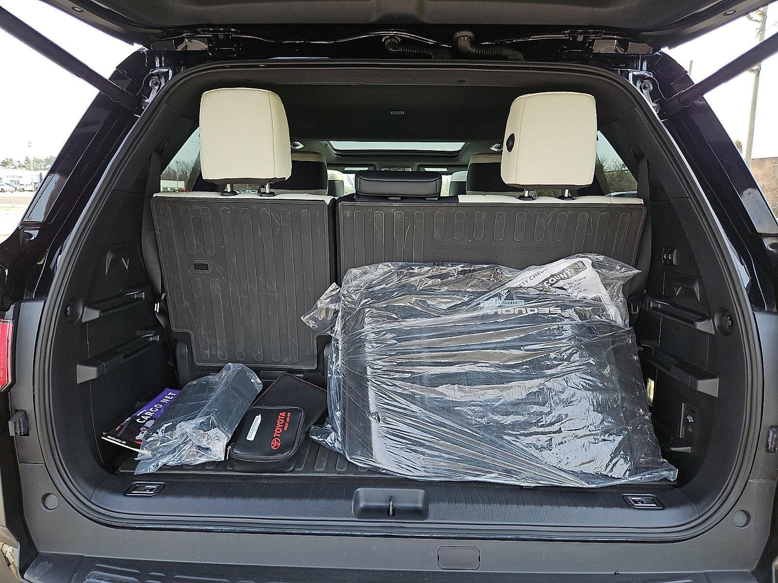 2024 Toyota Sequoia Capstone 4WD (Natl)