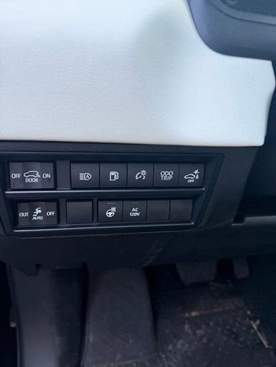 2024 Toyota Sequoia SR5 4WD (SE)