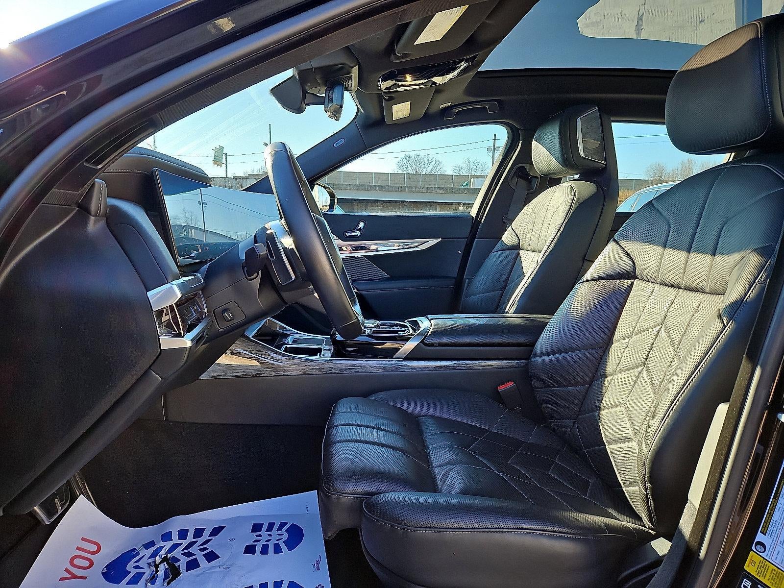 2024 BMW 740i xDrive Sedan