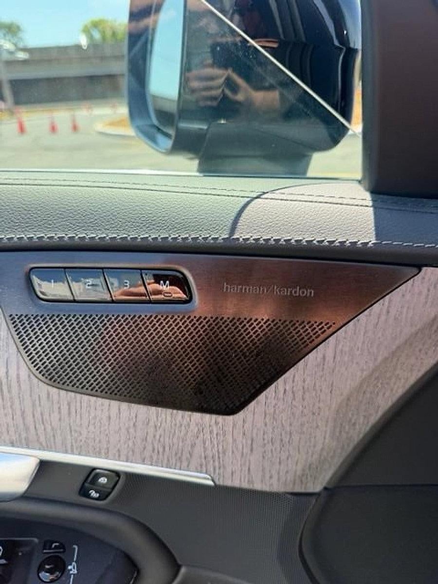2023 Volvo XC90 B6 AWD Ultimate 7P