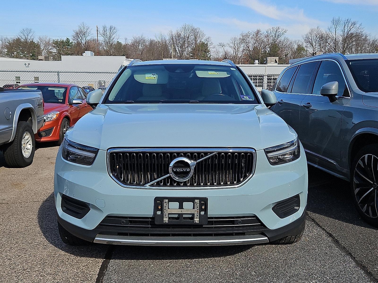 2019 Volvo XC40 T5 AWD Momentum