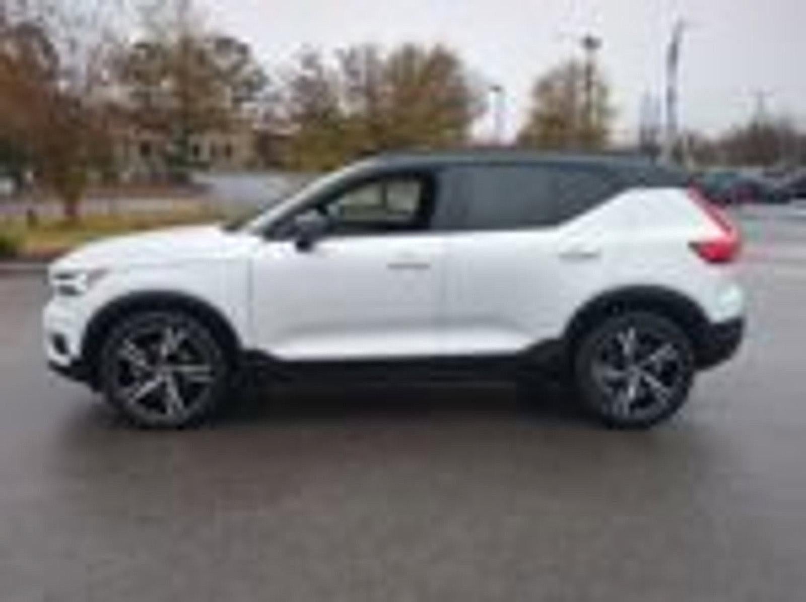 2021 Volvo XC40 T5 AWD R-Design