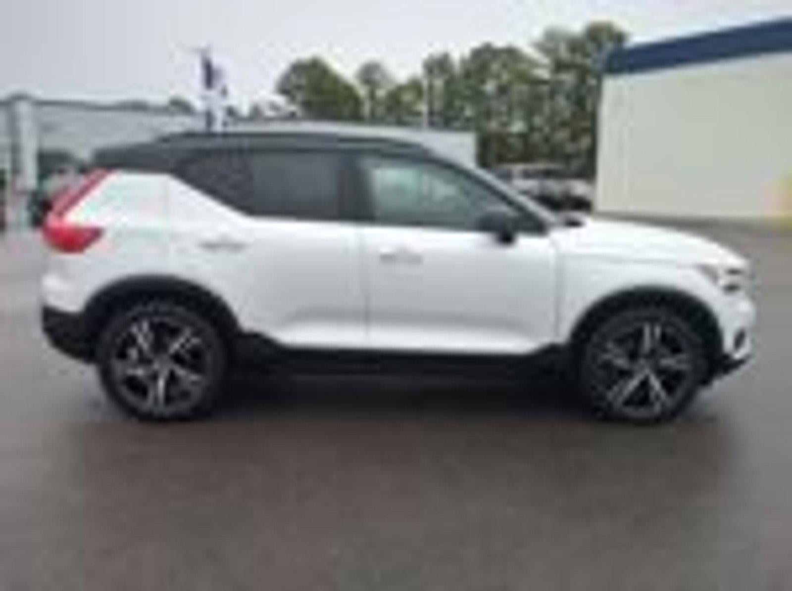 2021 Volvo XC40 T5 AWD R-Design